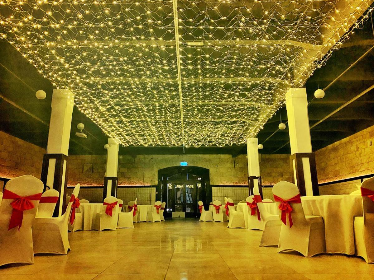 Boutique Hotel & Event Center ブダペスト エクステリア 写真