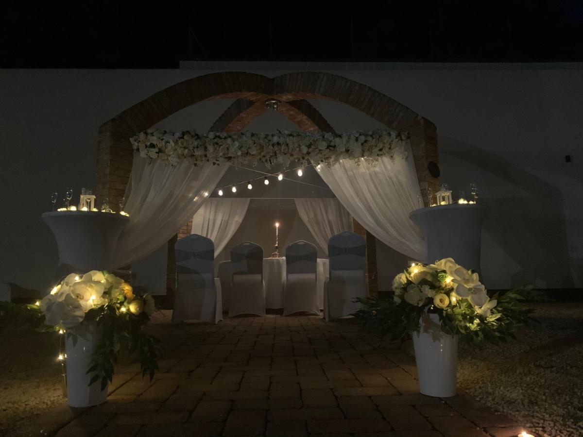 Boutique Hotel & Event Center ブダペスト エクステリア 写真