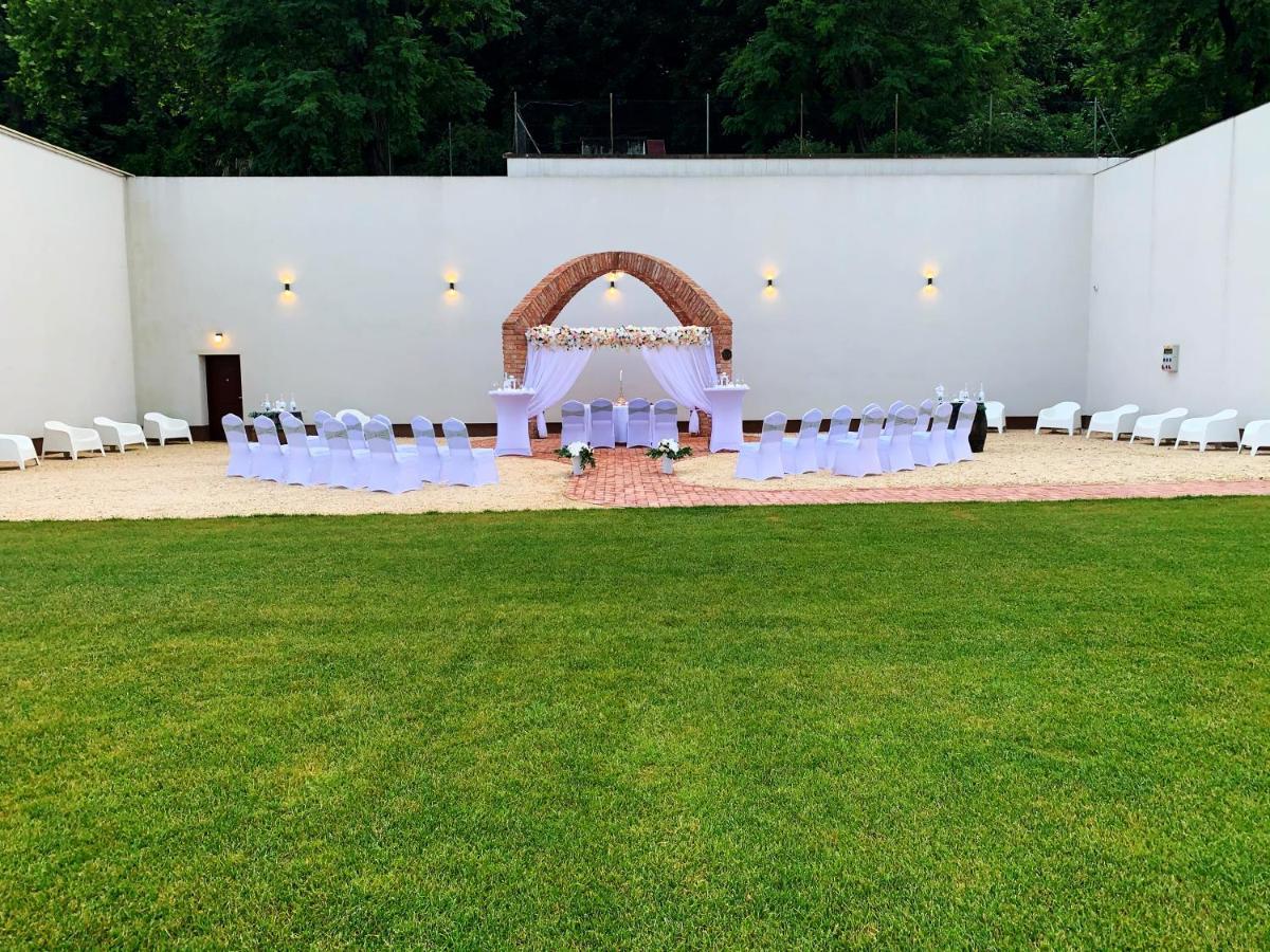 Boutique Hotel & Event Center ブダペスト エクステリア 写真