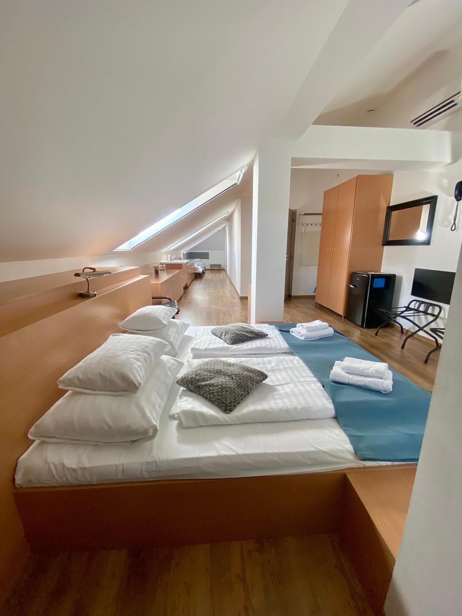 Boutique Hotel & Event Center ブダペスト エクステリア 写真