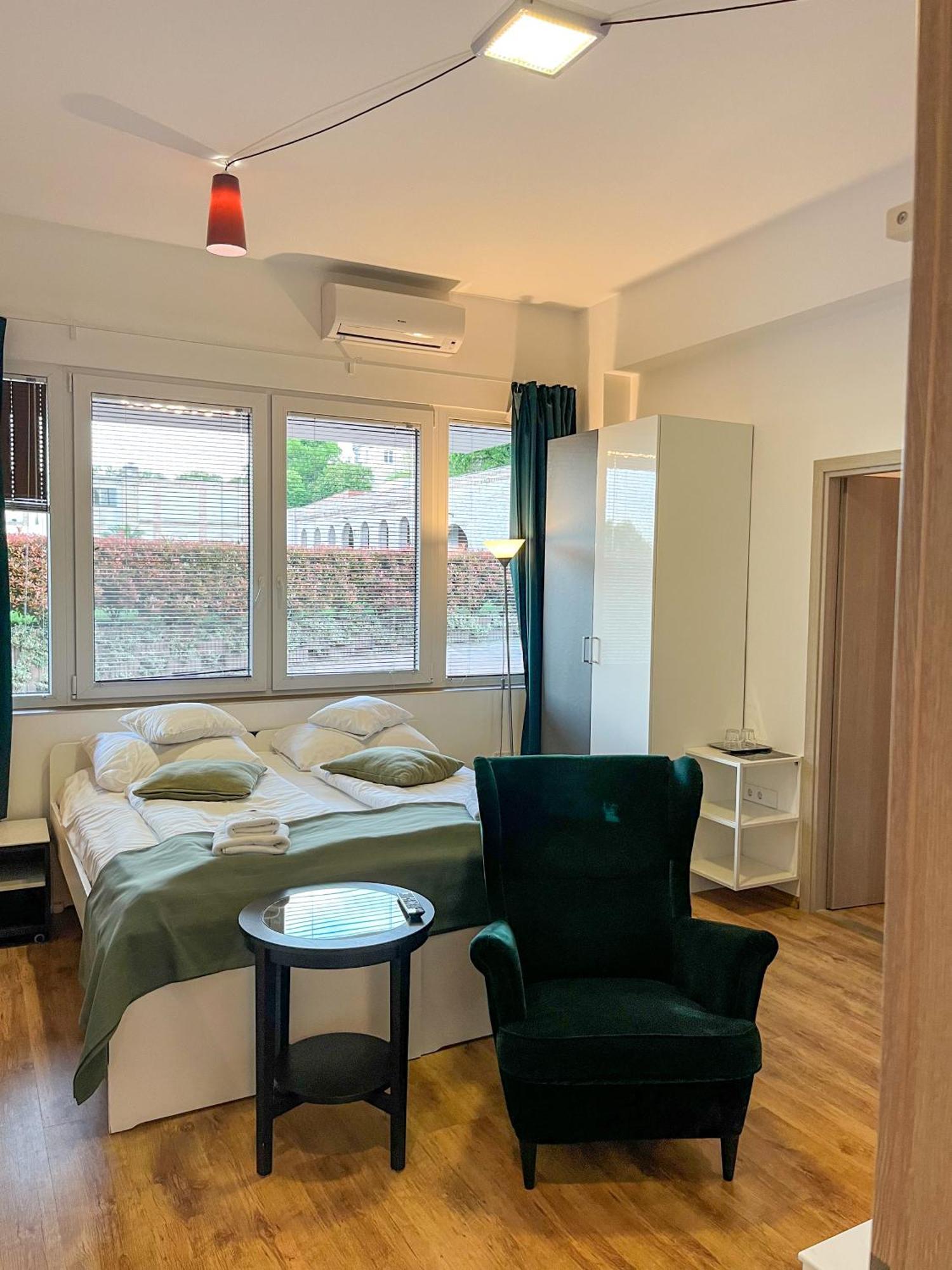 Boutique Hotel & Event Center ブダペスト エクステリア 写真