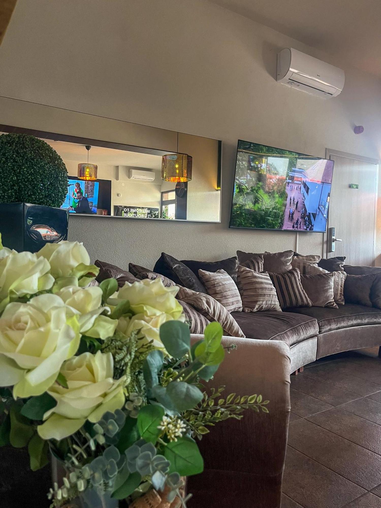 Boutique Hotel & Event Center ブダペスト エクステリア 写真